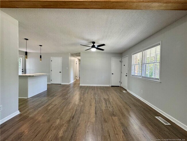 Building Photo - 7605 Jennings Ln