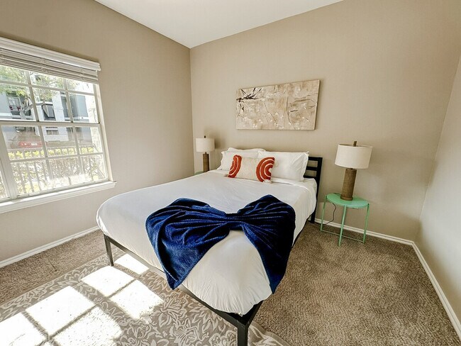 Foto del edificio - 6402 Clairfield St