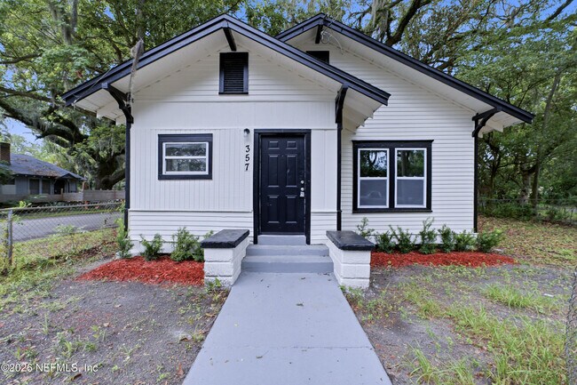 Building Photo - 357 Crystal St