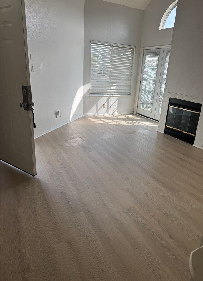 Foto del edificio - 1802 E 66th Pl