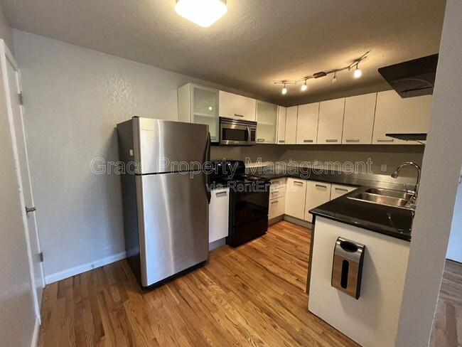 Foto del edificio - 1045 N Clarkson St