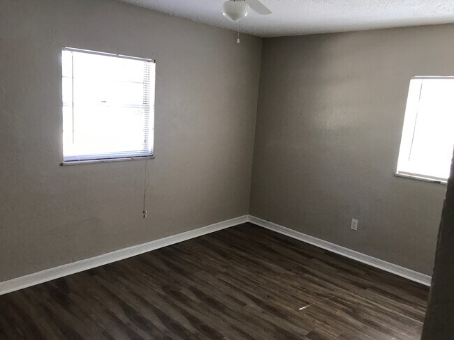 Foto del edificio - 3217 e Jean St