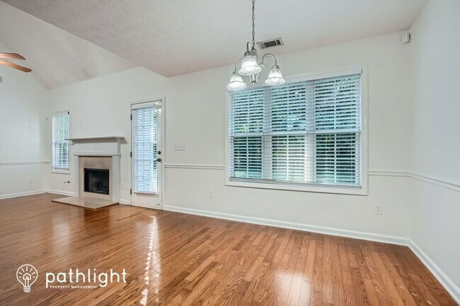 Building Photo - 315 Winthrop Dr