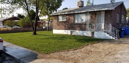 Building Photo - 669 1600 S