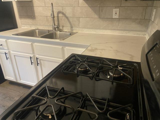 Building Photo - 4 bedroom in South Holland IL 60473