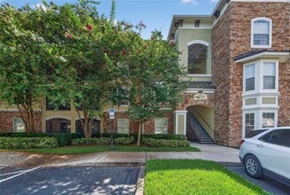 Building Photo - 9916 Courtney Palms Blvd