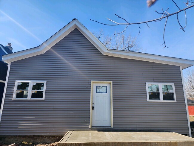Building Photo - 334 Jefferson Ave