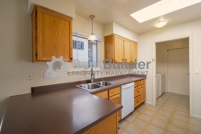 Foto del edificio - 13157 Neon Ave NE