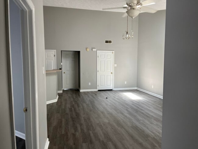 Building Photo - 404 Bradford Colony Dr