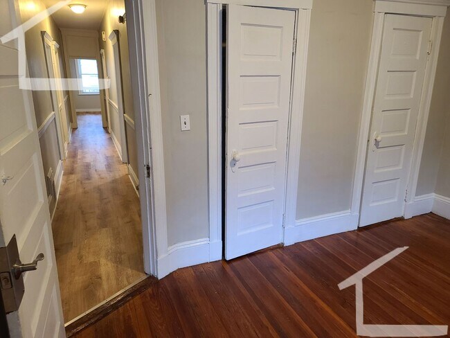 Foto del edificio - 4 bed 1 bath in Brighton....