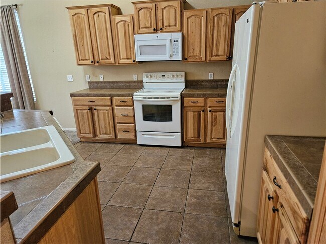 Building Photo - 2662 Bella Sera Dr