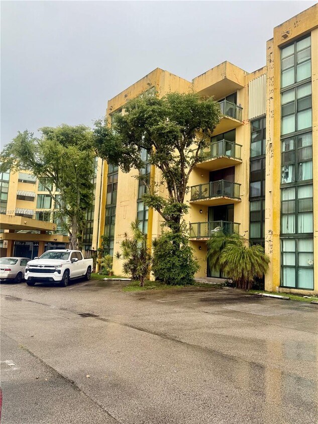 Foto principal - 11780 SW 18th St
