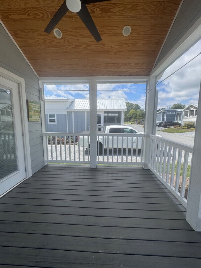 Foto del edificio - Ting home at the Hamlet in Simple Living