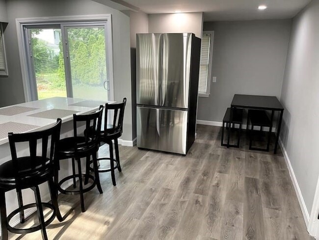 Photo - 271 Beacon St House