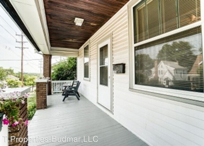 Building Photo - 2 br, 1.5 bath House - 1102 Fairbanks Ave