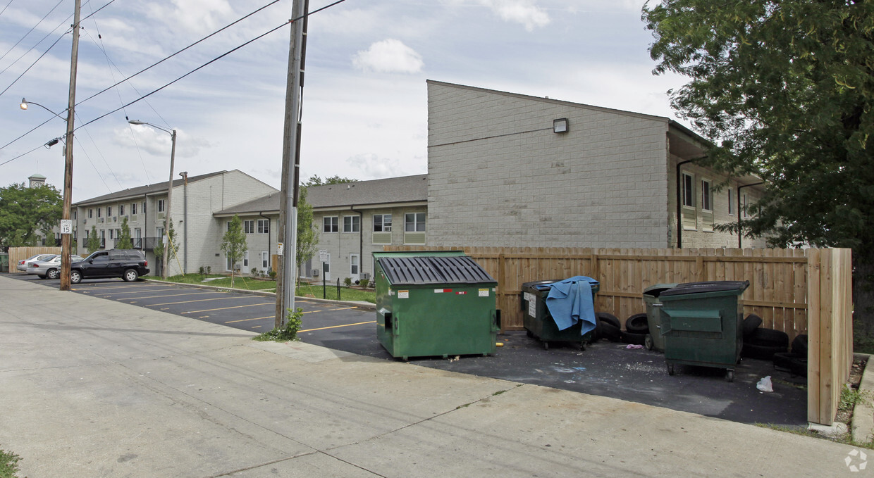 Building Photo - La Corona Apartments