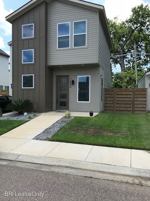 Building Photo - 3 br, 2.5 bath House - 7080 Kodiak Dr.