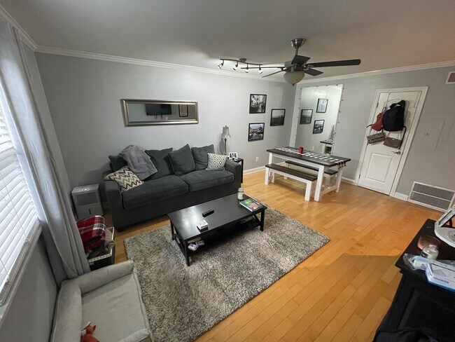 Living Room - 1397 Broadview Ave