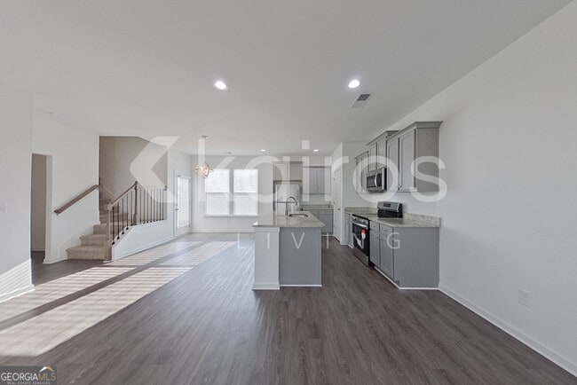 Building Photo - 103 Silver Maple Ln
