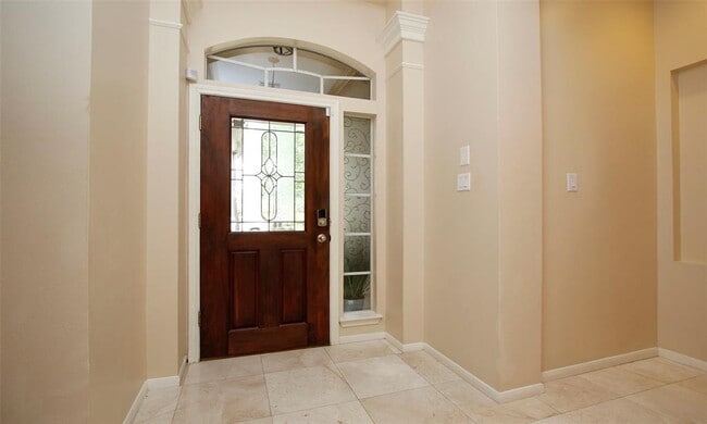 Building Photo - 19 E Sunny Slope Cir