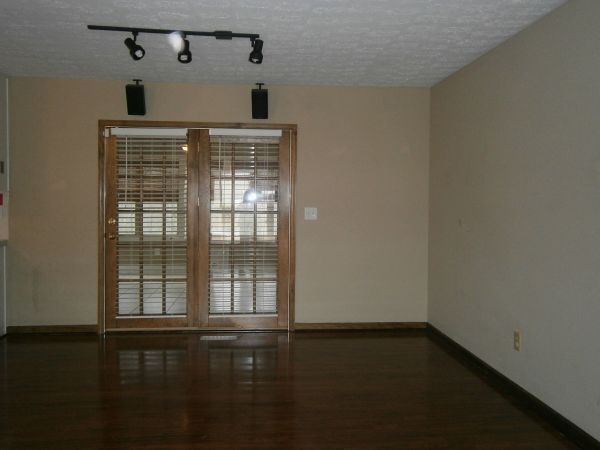 Foto del edificio - WOW!!!...GORGEOUS RANCH / PARTIAL  BSMNT/ NOT IN A SUBDIVISION/ MCEACHERN HIGH SCHOOL
