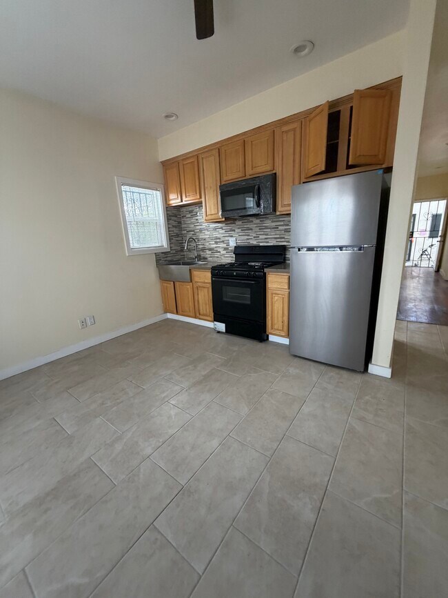 Foto del edificio - 602 W 87th St