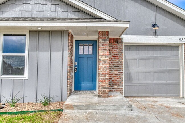 Building Photo - 932 Varenna Ct