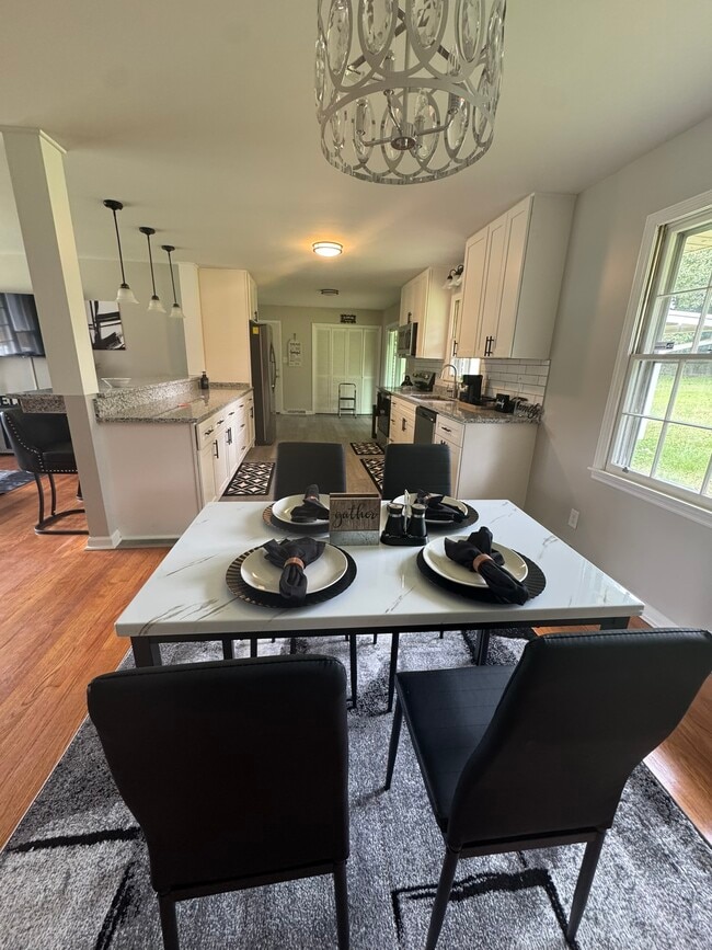 Foto del edificio - 3706 College Park Cir NW