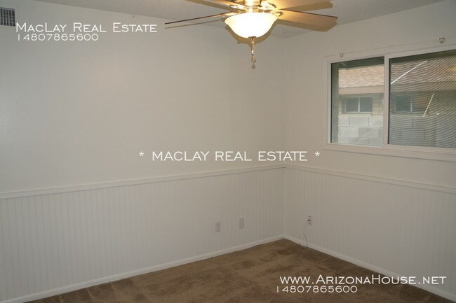 Foto del edificio - 738 E Manhatton Dr