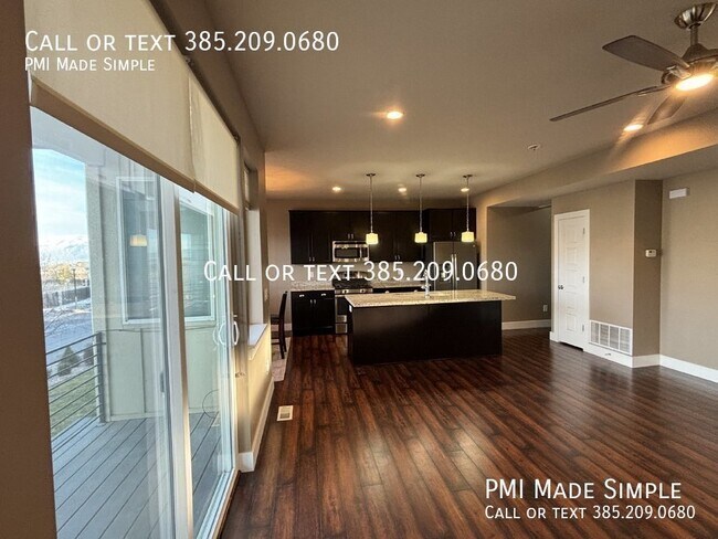 Building Photo - Charming 4-Bed Saratoga Springs Townhome w...