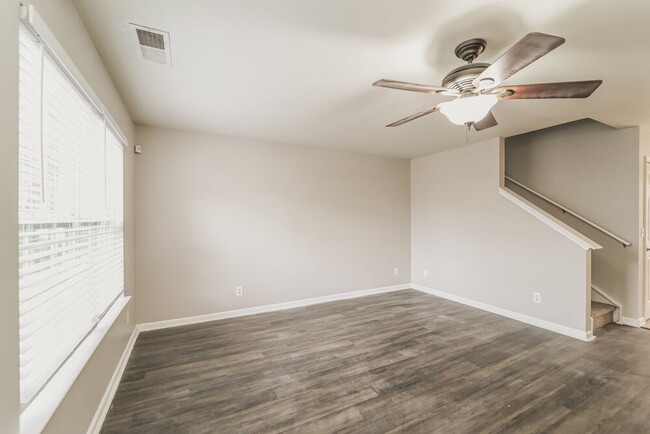 Building Photo - 7511 Eben Dr