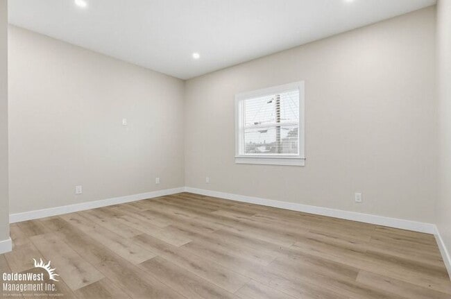 Building Photo - Beautifully Renovated 4Bdm 2Ba Home with Modern Finishes in San Diego!