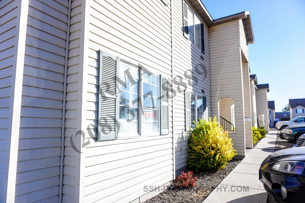 Foto principal - 863 N White Barn Rd