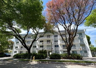 Building Photo - 445 SW 11th St