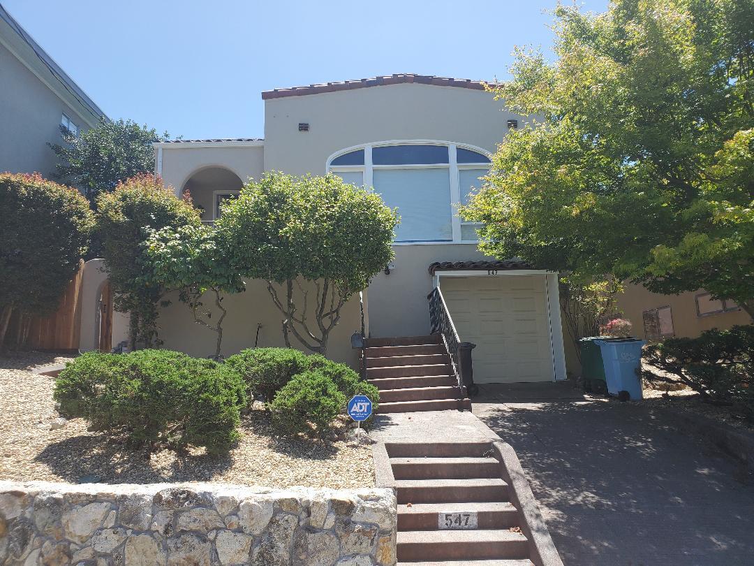 Front - 547 Santa Clara Ave