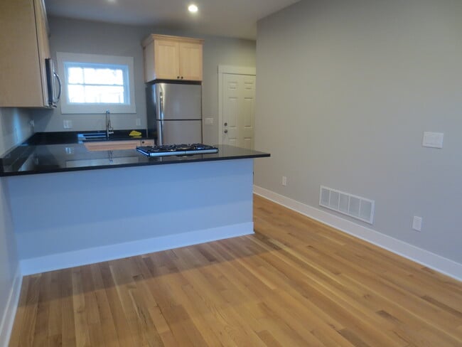 Building Photo - 1782 W 44th St