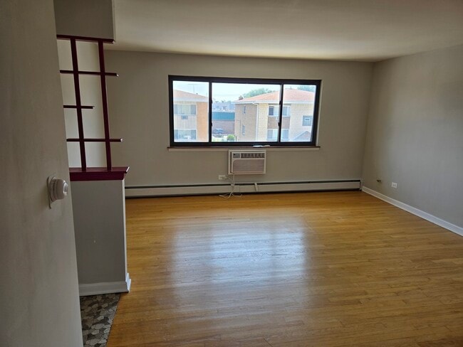Building Photo - 4712 N Olcott Ave