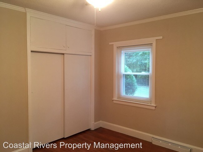 Building Photo - 503 River Rd