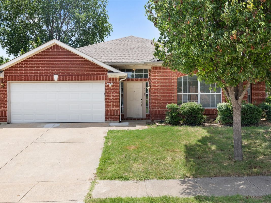 Foto principal - 5705 Frio Dr