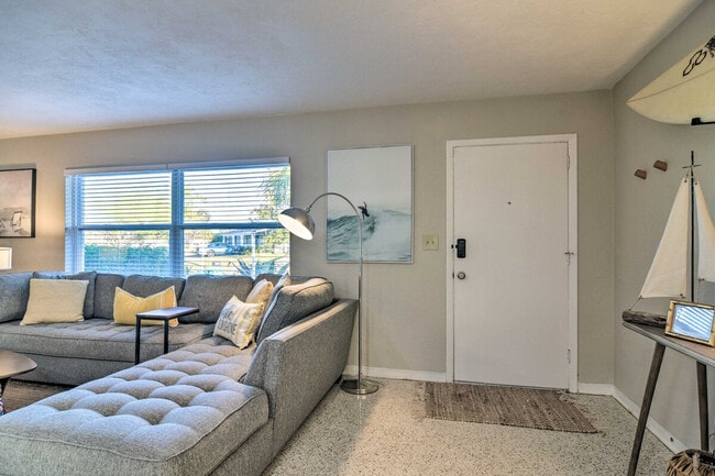 Building Photo - 11548 62nd Ave N