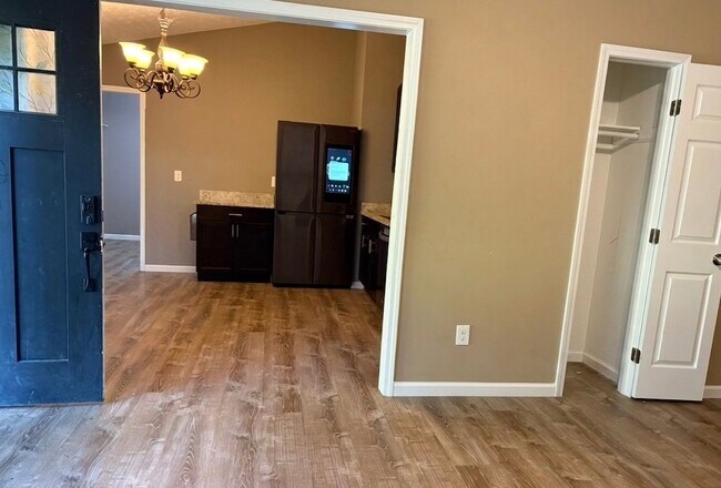 Building Photo - 6272 Creekford Dr