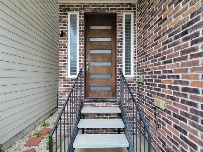 Foto del edificio - 906 W 17th St