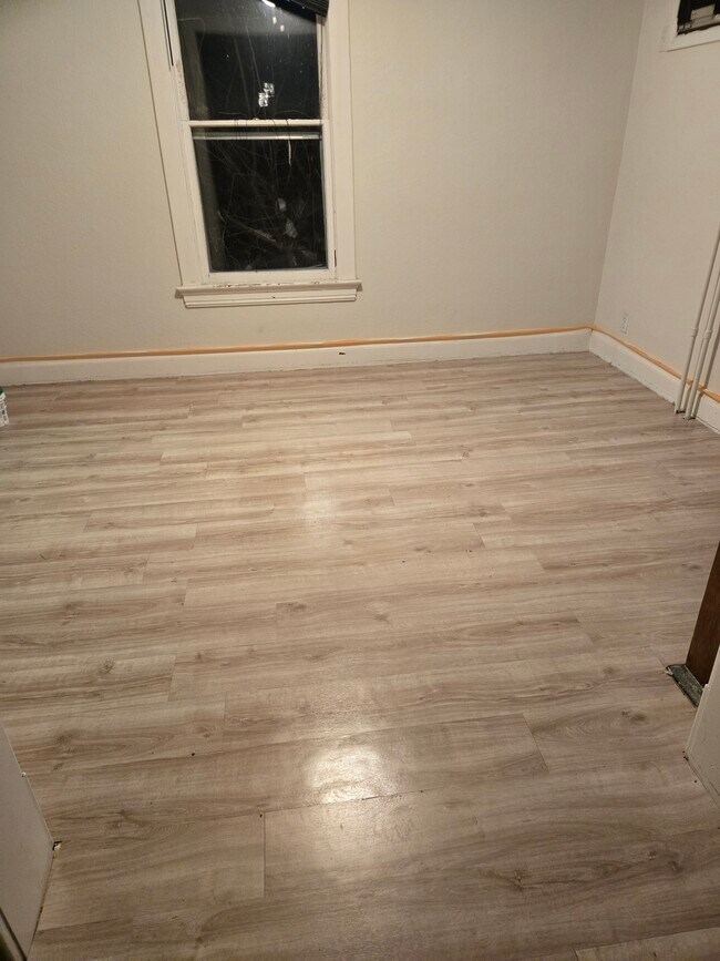 Foto del edificio - 708 E 4th St