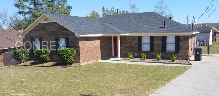 Building Photo - 3035 Miranda Rd
