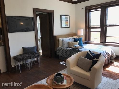 Primary Photo - Studio, 1 bath Apartment - 1363 E 53rd St