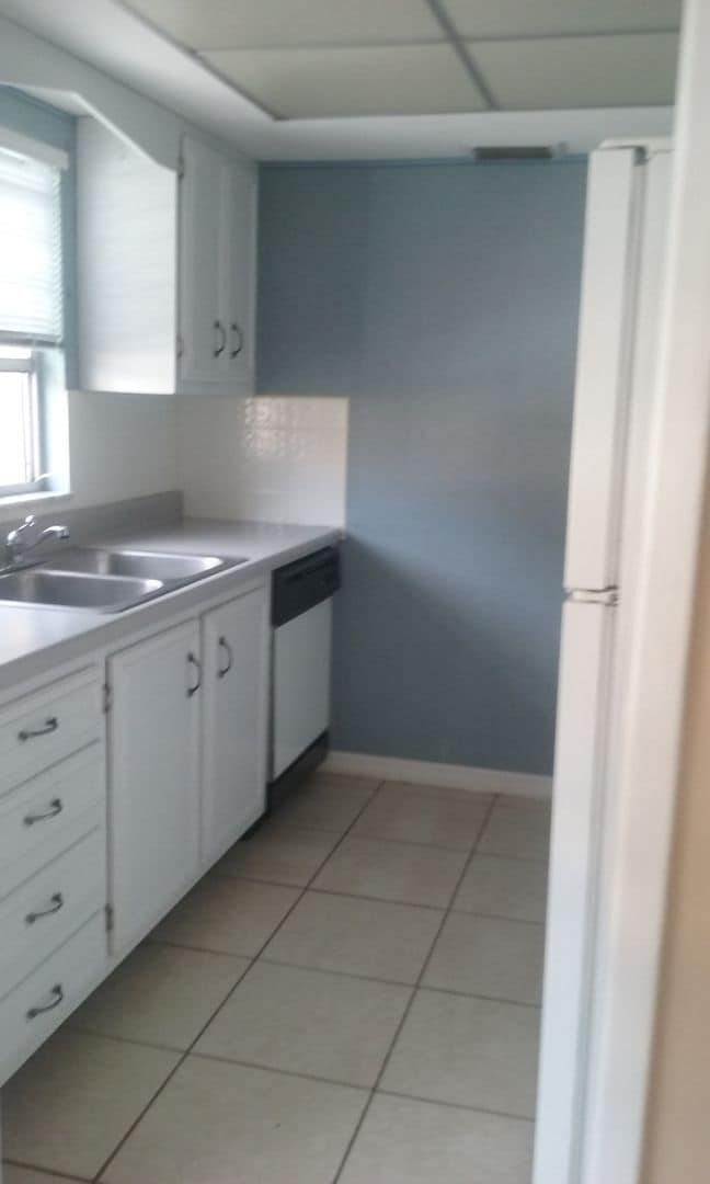 Building Photo - Large 2/2 condo in Historic Downtown Leesb...