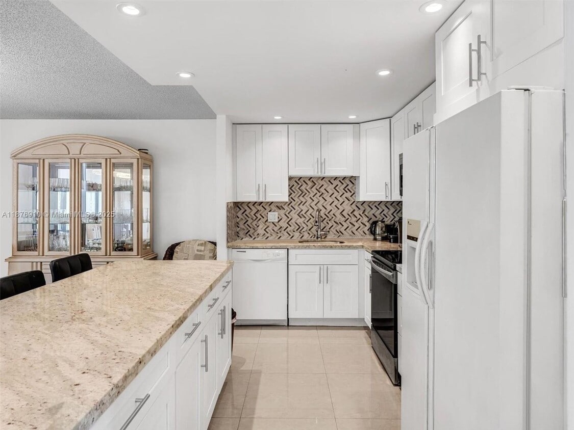 Photo - 20401 NE 30th Avenue 310-8, Aventura, FL 33180