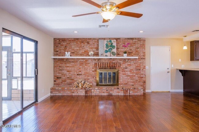 Building Photo - 42807 Sachs Dr