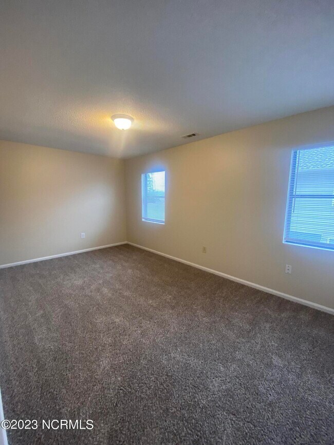 Building Photo - 124 Cordell Cir