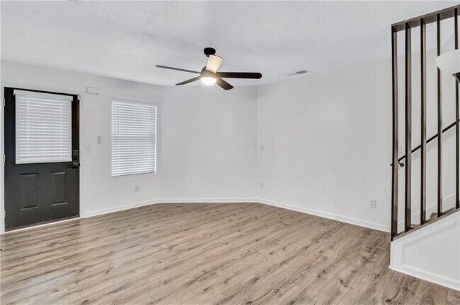 Foto del edificio - 6234 Culver Dr